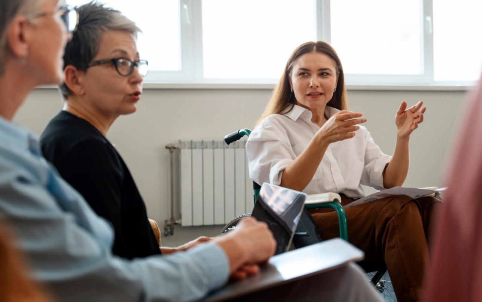 Professionelles Team bei strategischer Besprechung